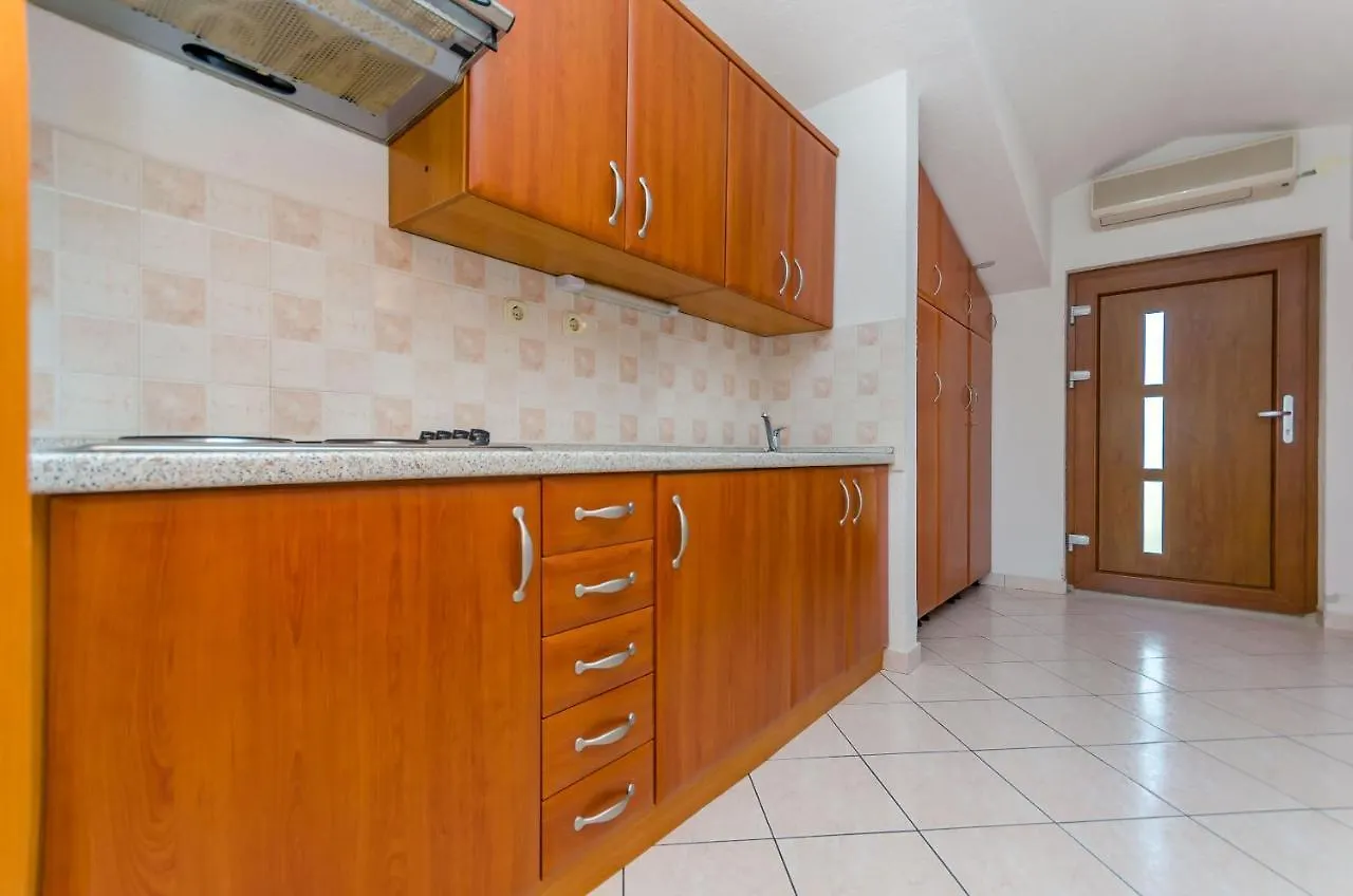 Apartments Milivoj Seget Vranjica