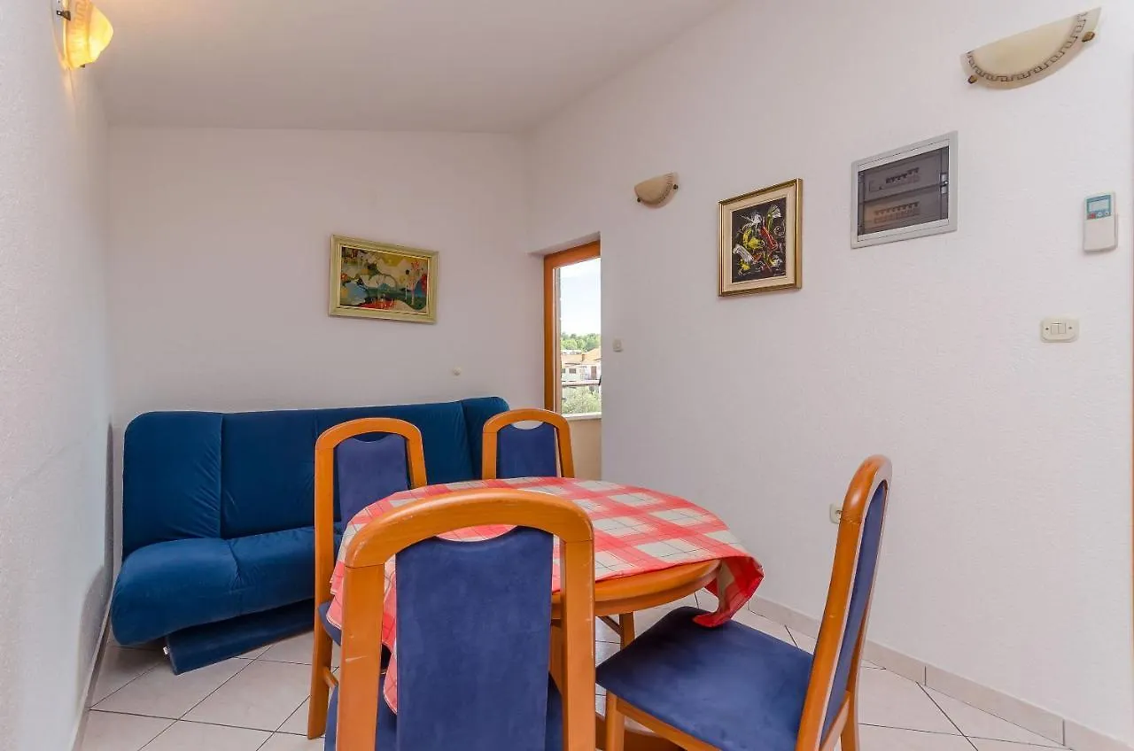 Apartments Milivoj Seget Vranjica