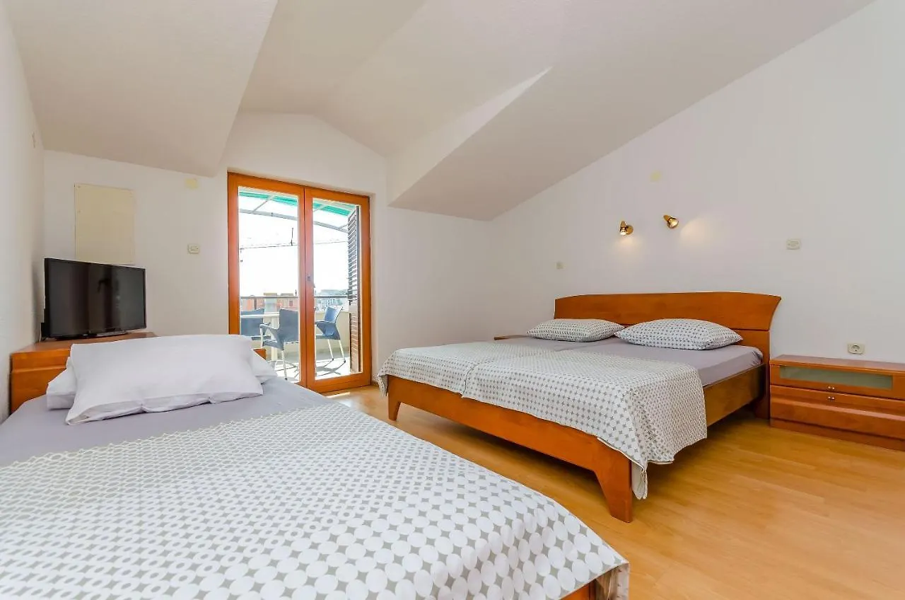 Apartments Milivoj Seget Vranjica