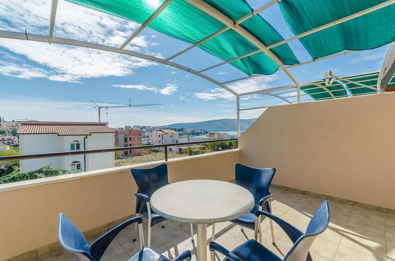Apartments Milivoj Seget Vranjica