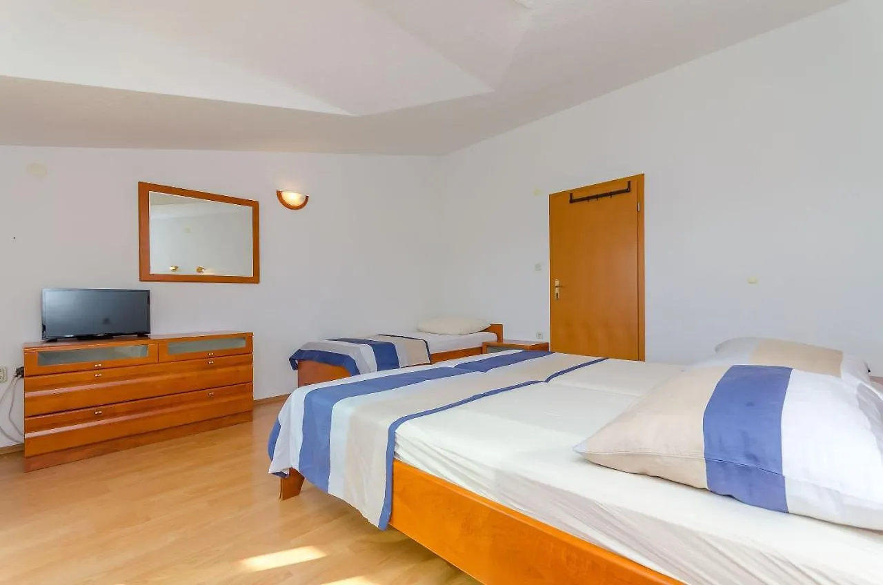 Apartments Milivoj Seget Vranjica