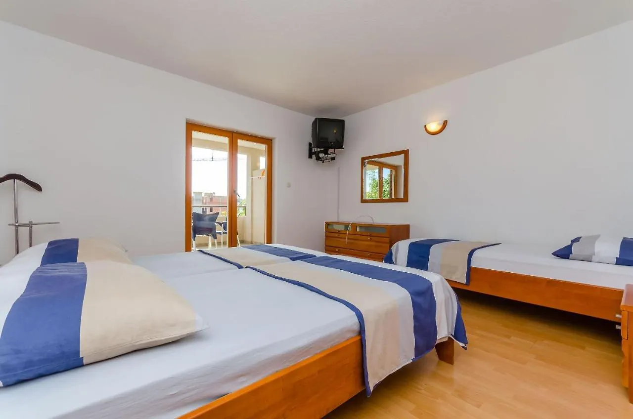 Apartments Milivoj Seget Vranjica