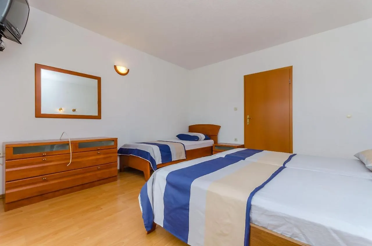 Apartments Milivoj Seget Vranjica