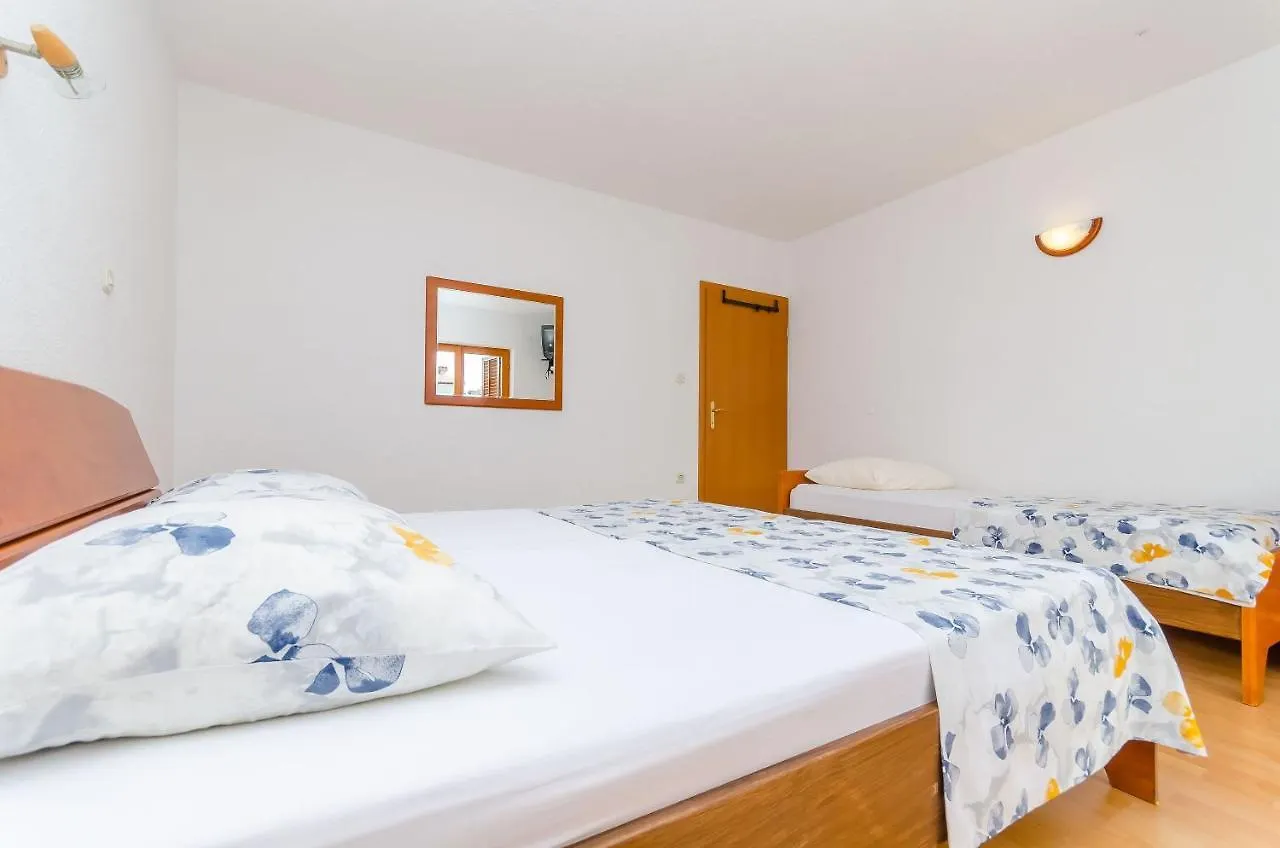 Apartments Milivoj Seget Vranjica